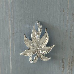 Fabulous Vintage Gerry's Brooch Detailed Silver Tone Leaf